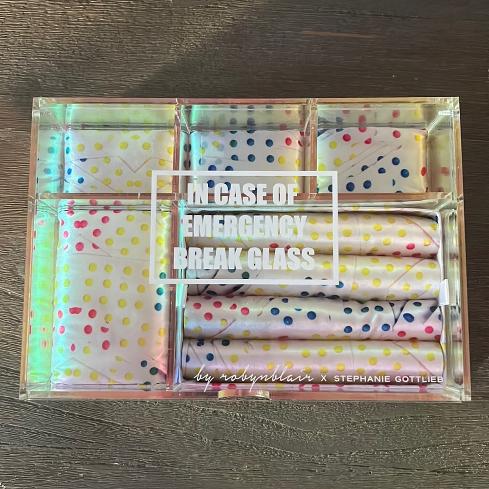 By Robynblair x Stephanie Gottlieb jewelry box
